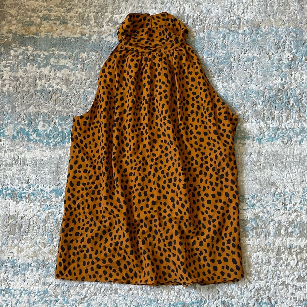 Like New Joie Top Size Small in cheetah print